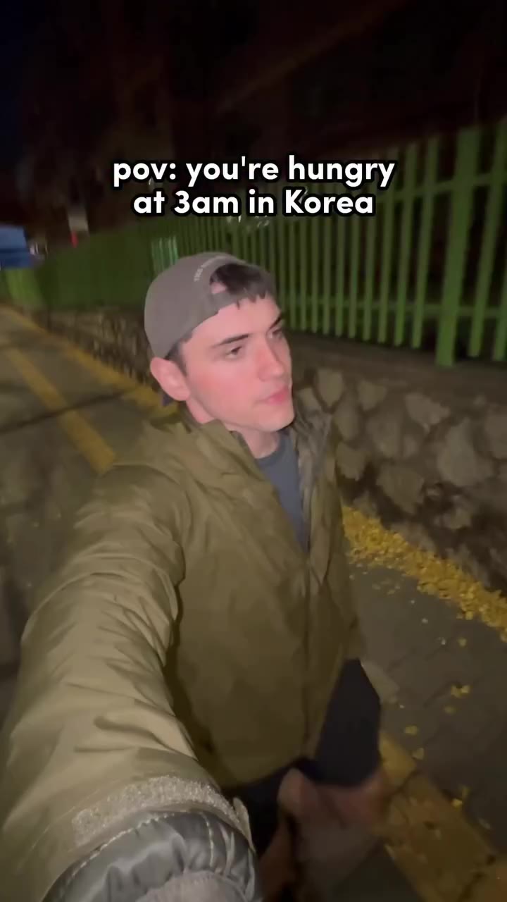 한국에 사는 외국인이 새벽 3시에 못참고 결국 하는 것.jpg