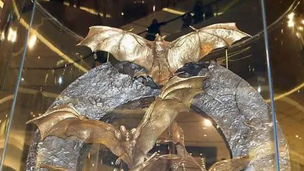 세금낭비 소리들은 27억 쓴 조형물