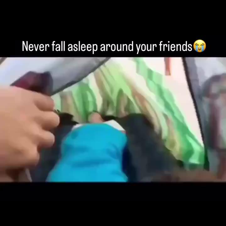 놀러 갔을때 늦잠 자면 안되는 이유.mp4