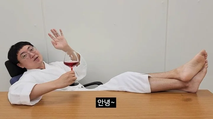 구독자 100만명 '충주맨' 김선태 돌연 사직…9년 공직 마감